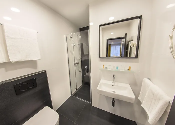 Valcha Hotell 4*